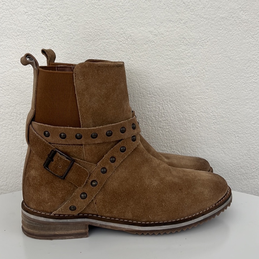 Crëvo suede leather moto ankle boots tan EUC women’s 7